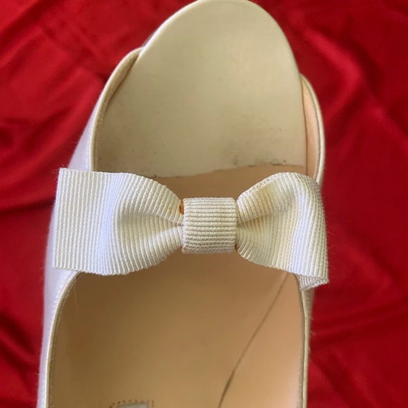 Manolo Blahnik white satin heel - Picture 5 of 8